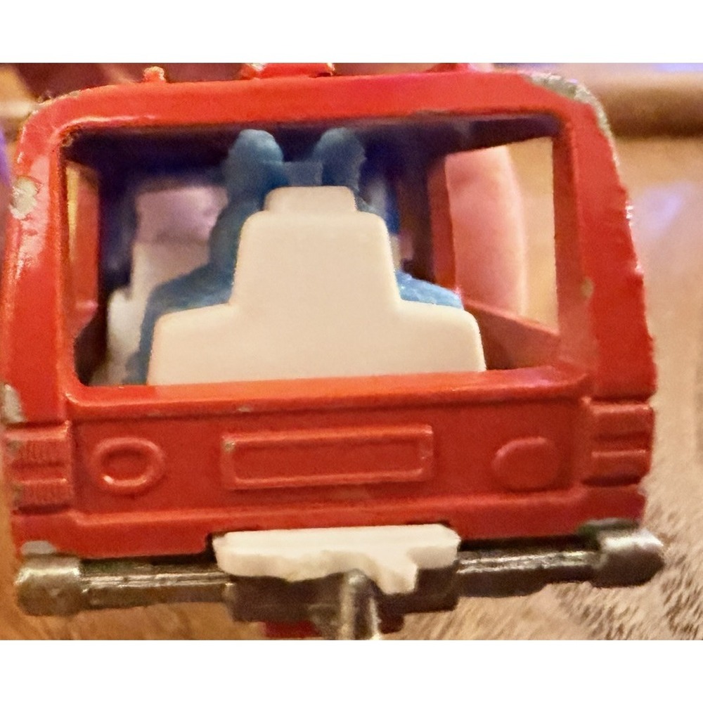 Vintage Majorette No.246 Red Range Rover fire engine - Picture 9 of 10